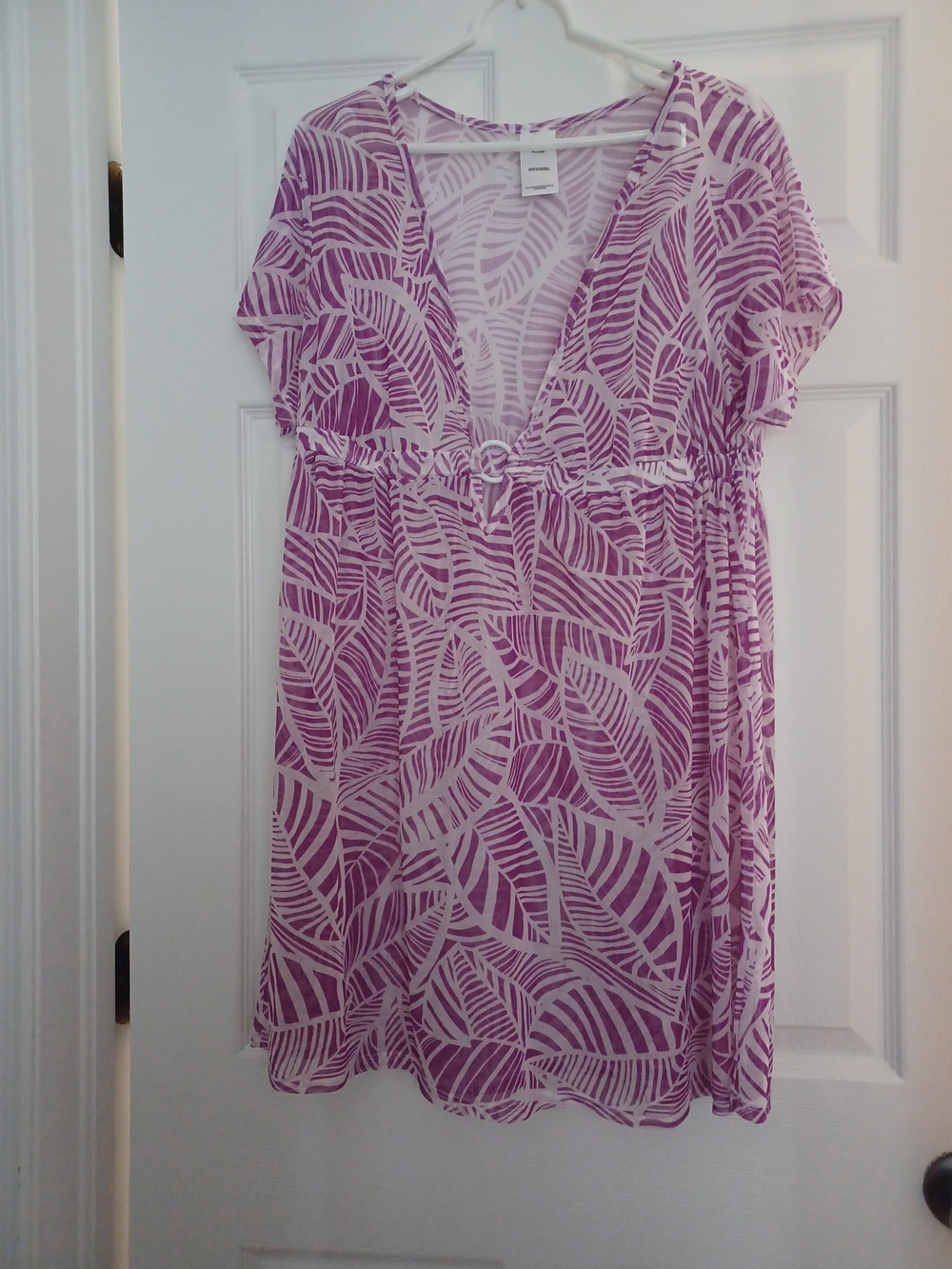 Catalina Womens Size 1X Pink and White Leaf Print Beach Covet-up